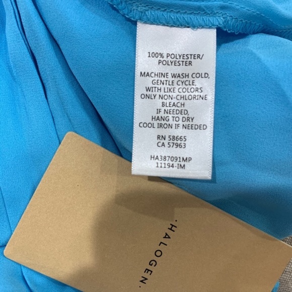 Halogen Side Ruched Top - Picture 5 of 7